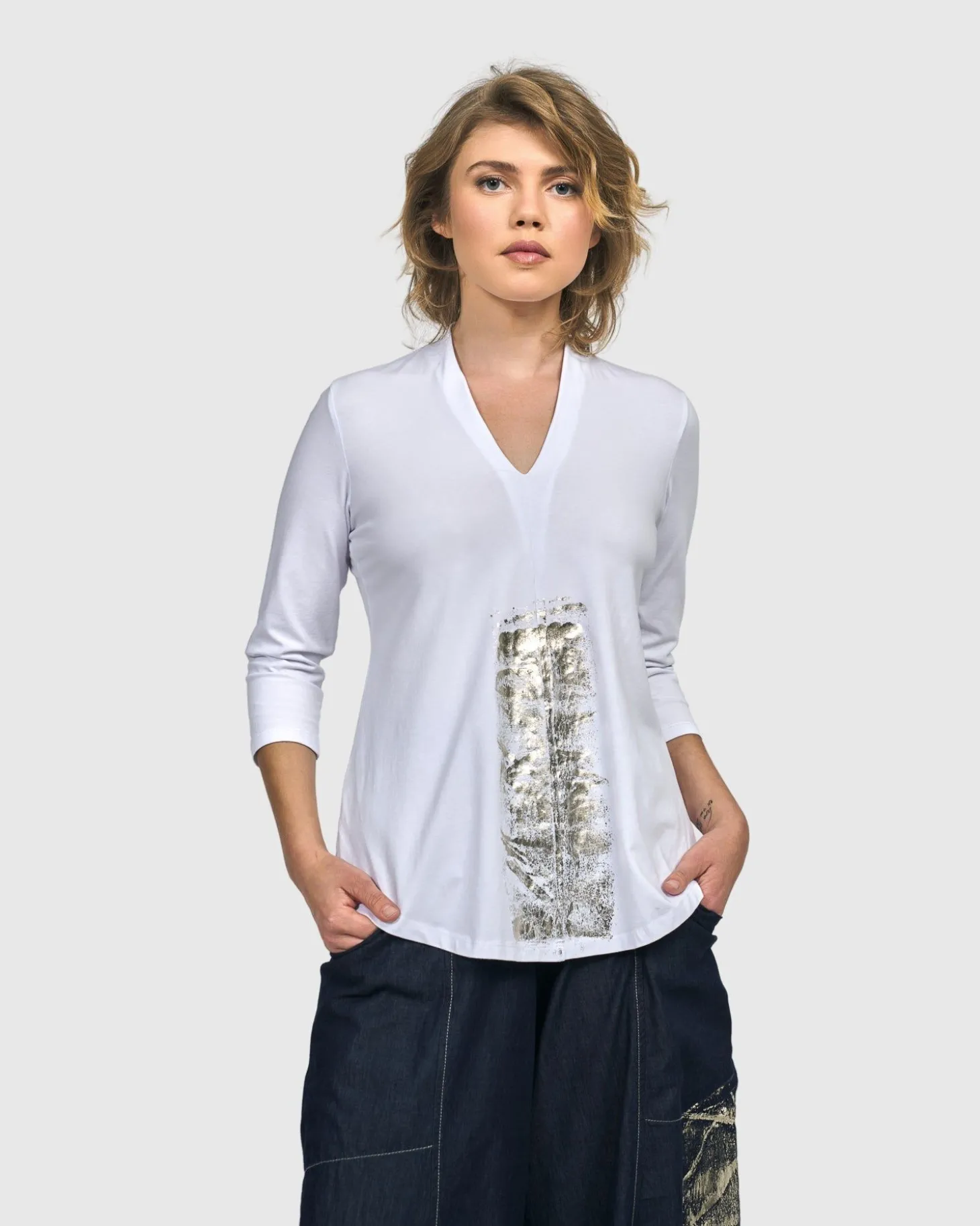 Women Alembika Anchorage V-Neck Top, White