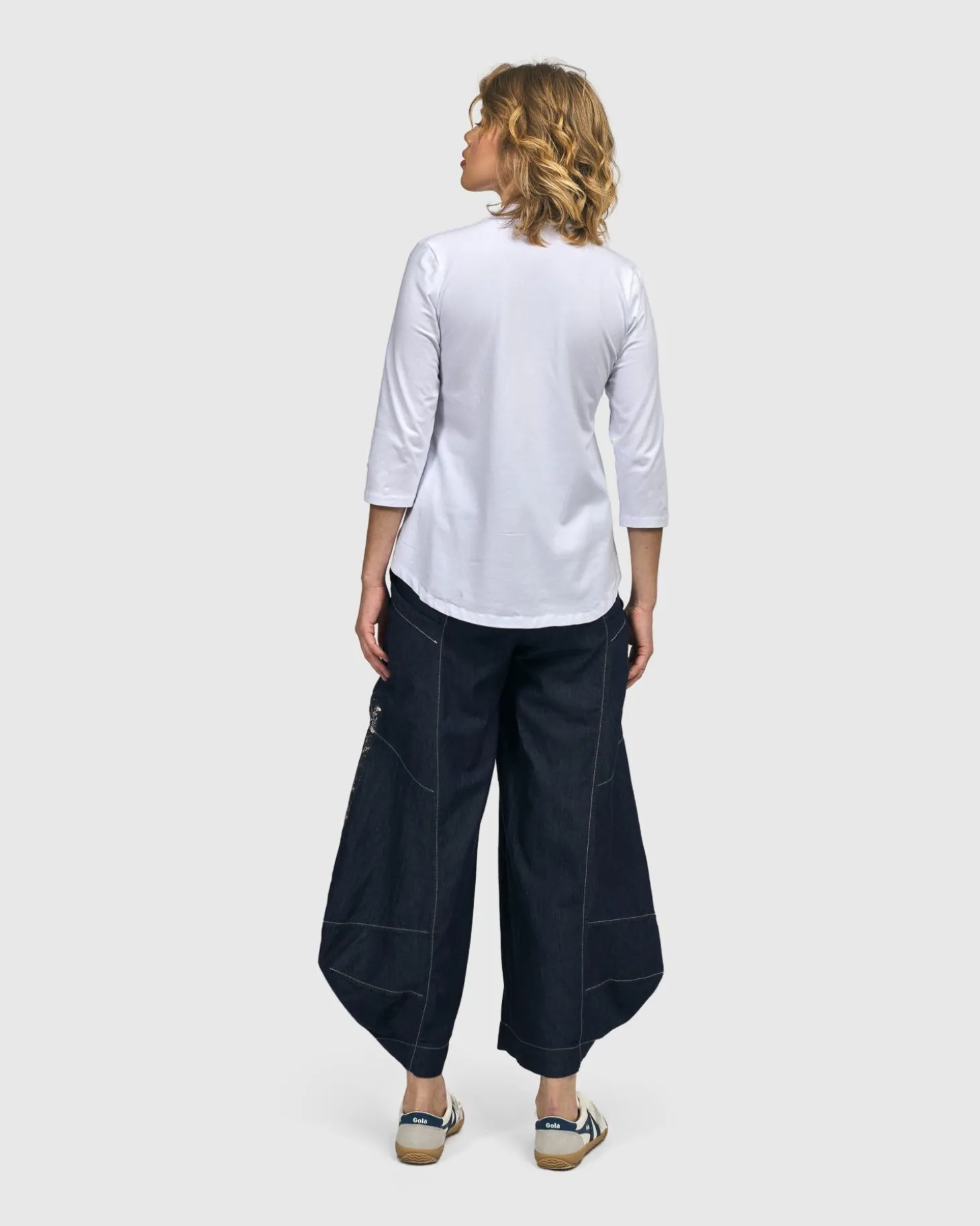 Women Alembika Anchorage V-Neck Top, White