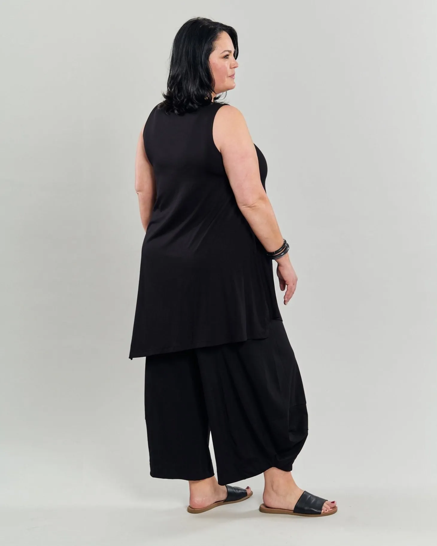 Women Alembika Ani Sleeveless Tunic Top, Black