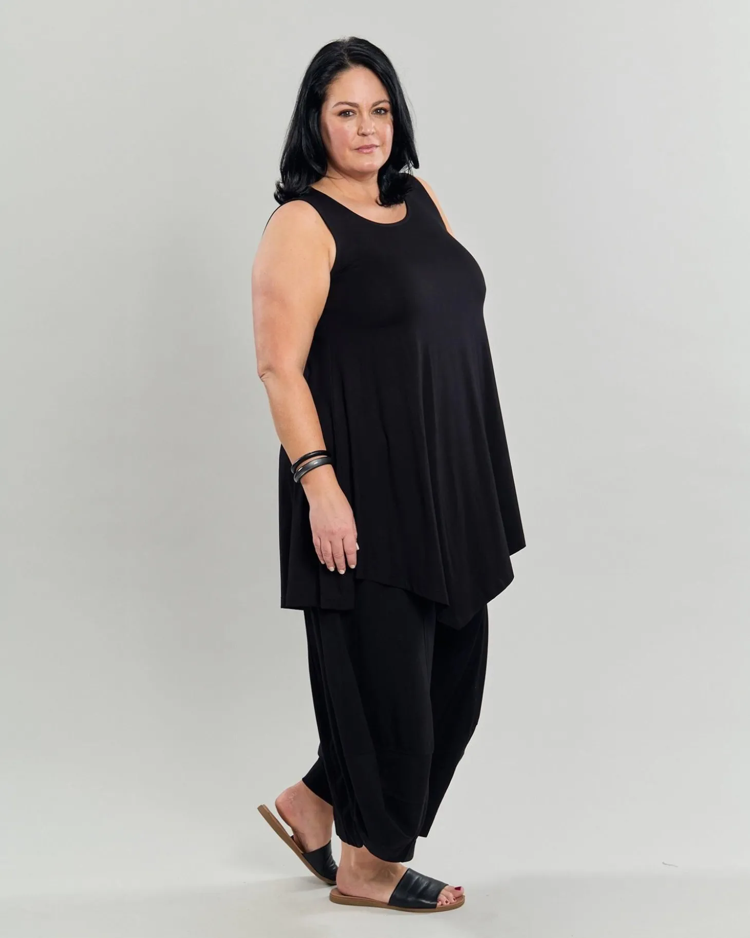 Women Alembika Ani Sleeveless Tunic Top, Black