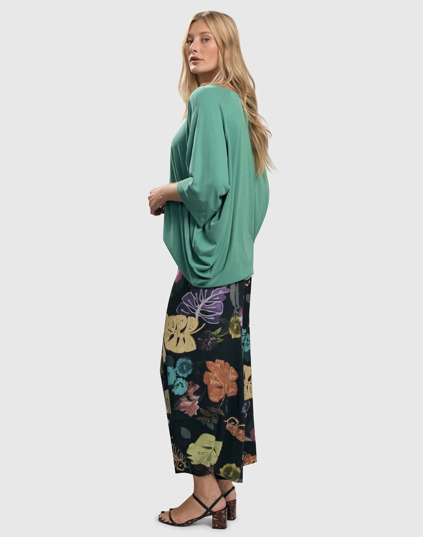 Women Alembika Bali Punto Pants, Leaves Multi