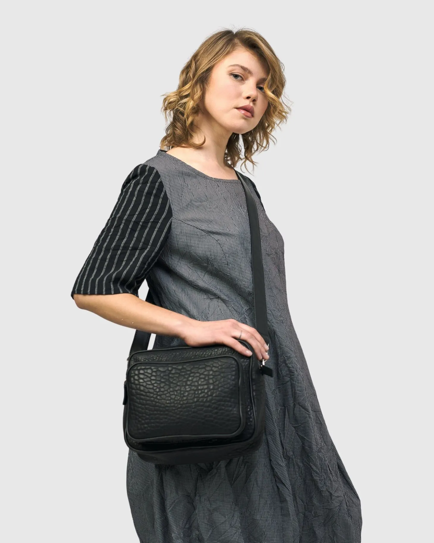 Women Alembika Carryall Camera Bag, Black