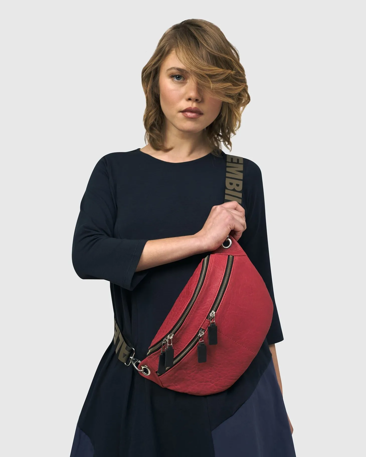 Women Alembika Crossbody Sling Bag, Vermillion