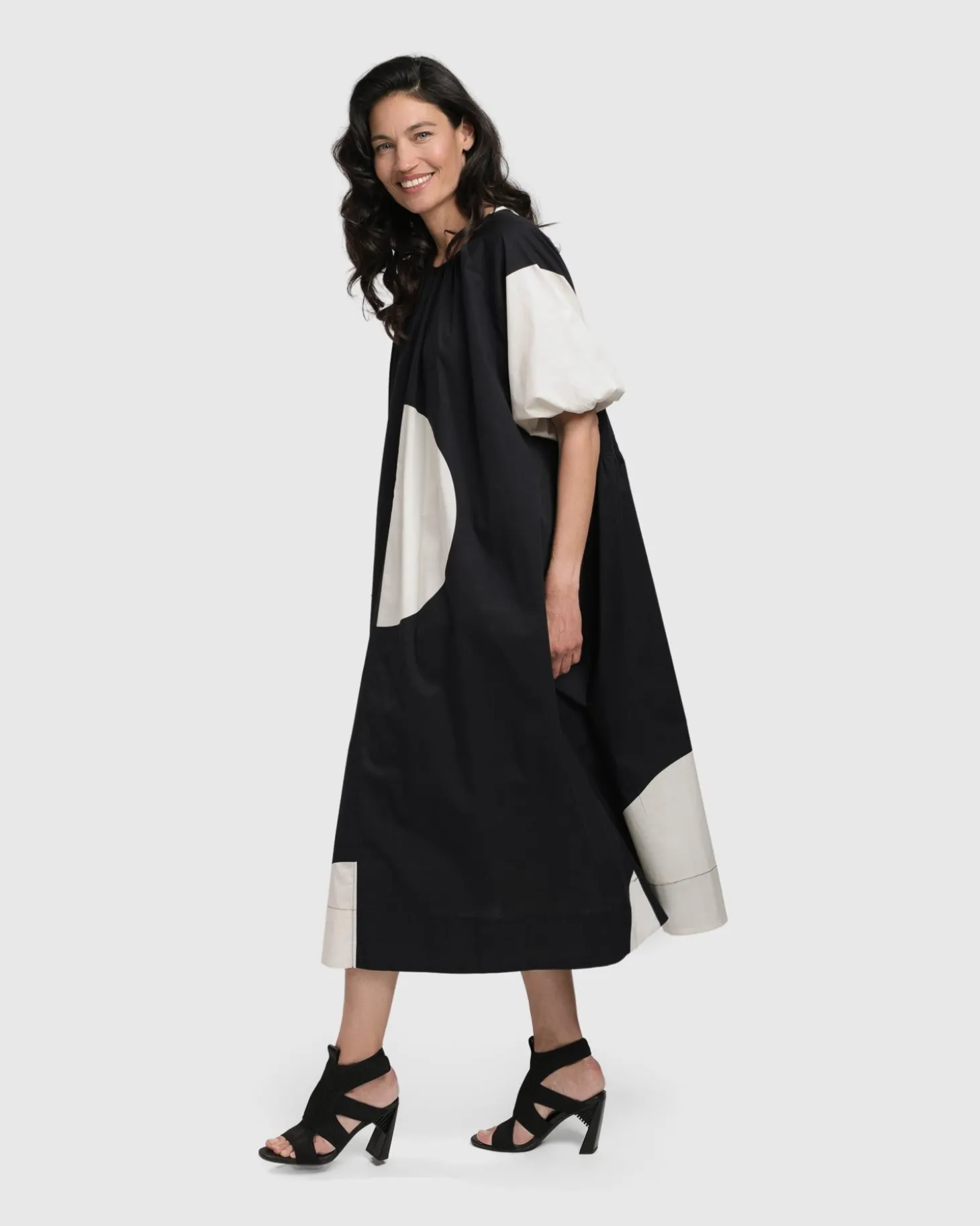 Women Alembika Debbie Muumuu Dress, Mono