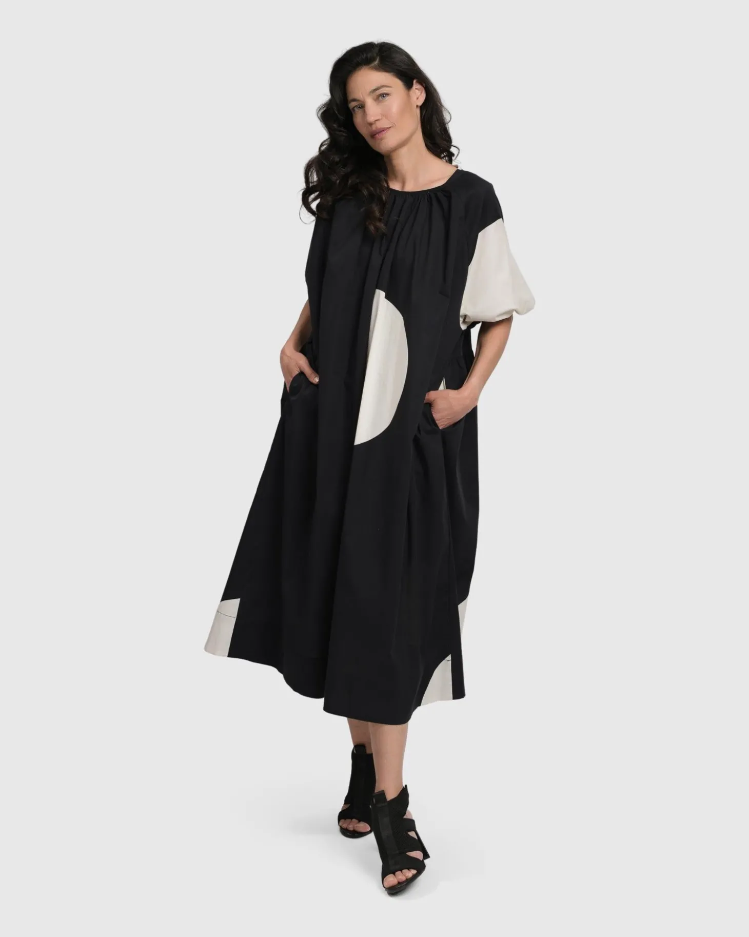 Women Alembika Debbie Muumuu Dress, Mono
