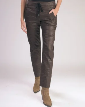 Women Alembika Diamond Iconic Stretch Jeans, Mahogany