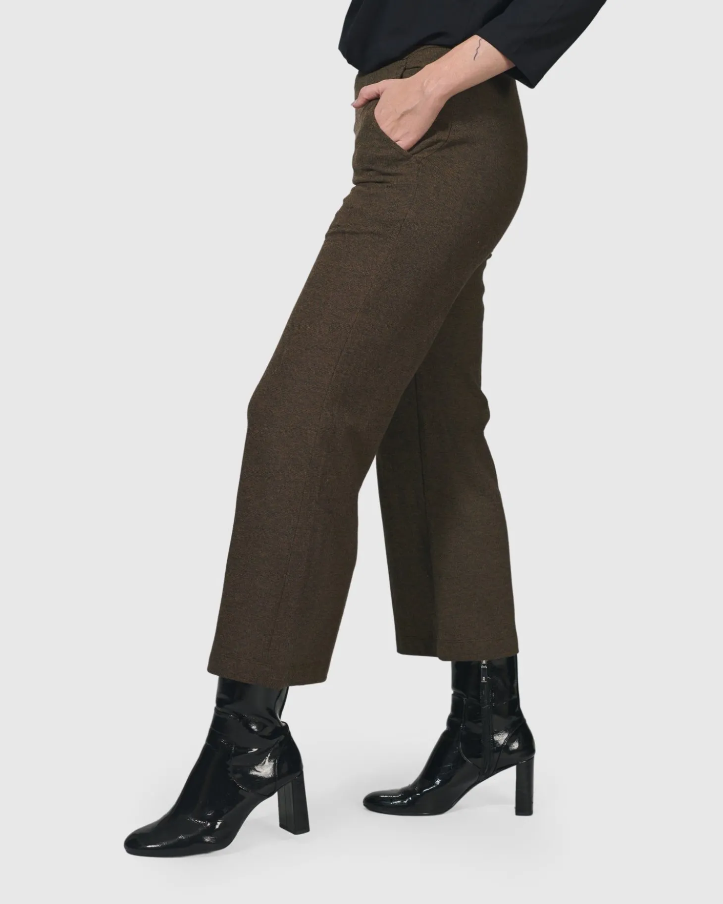 Women Alembika Essential Cropped Pants, Brown