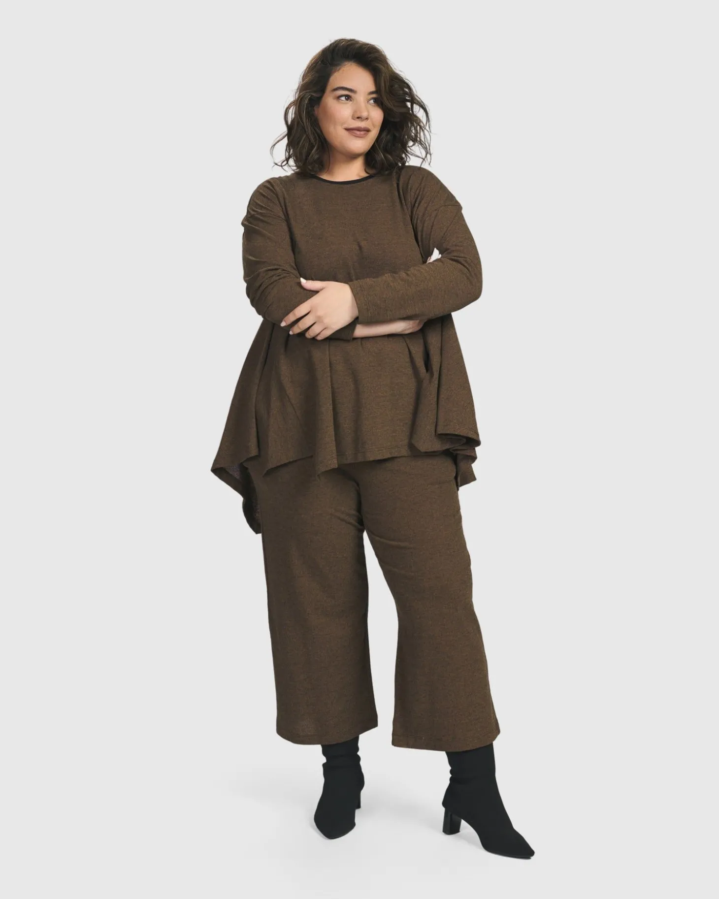 Women Alembika Essential Cropped Pants, Brown