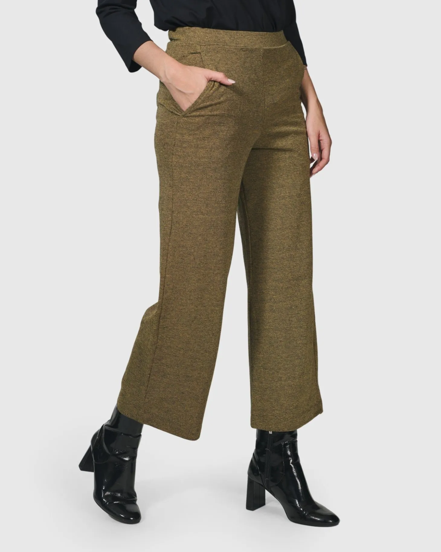 Women Alembika Essential Cropped Pants, Honey
