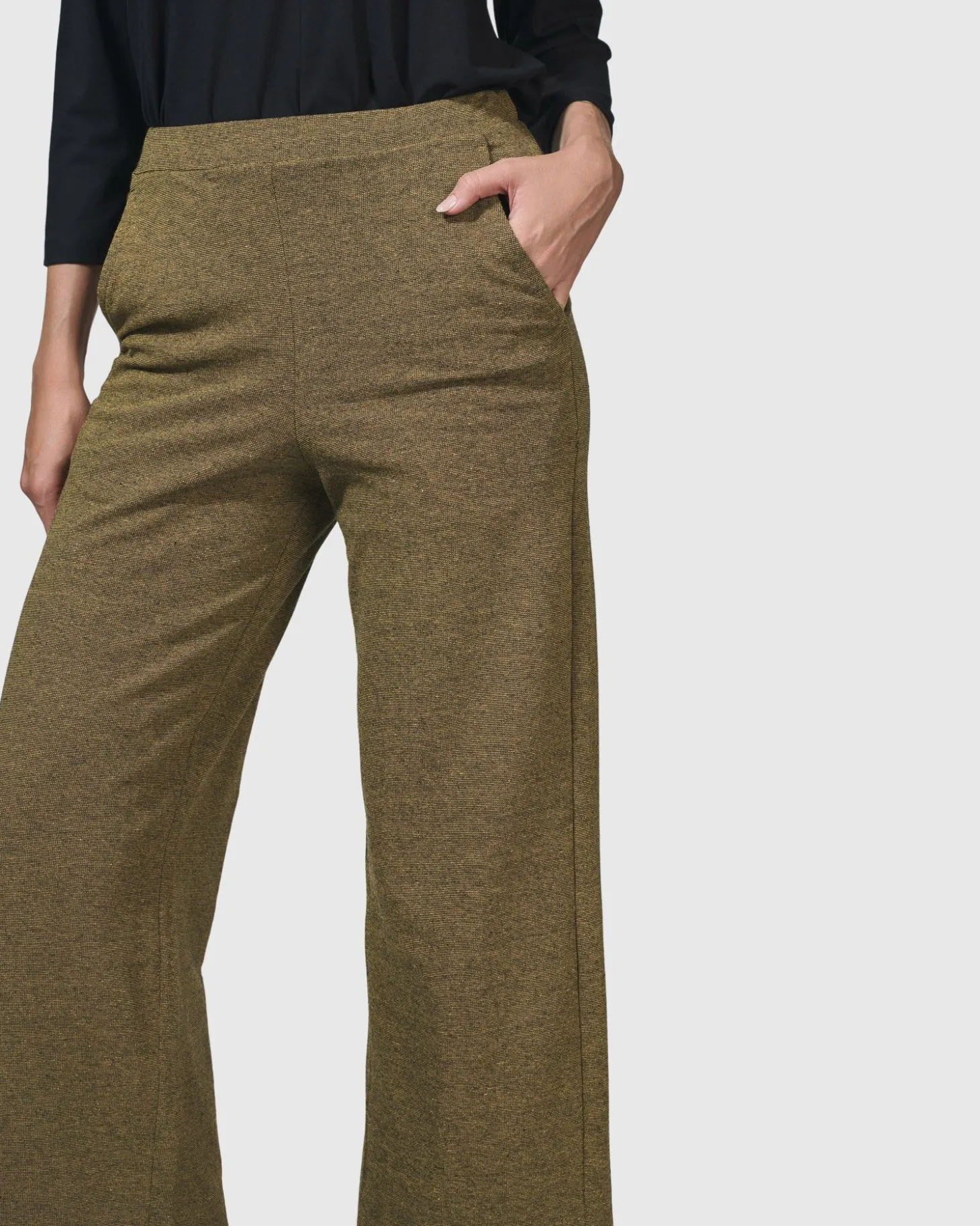 Women Alembika Essential Cropped Pants, Honey