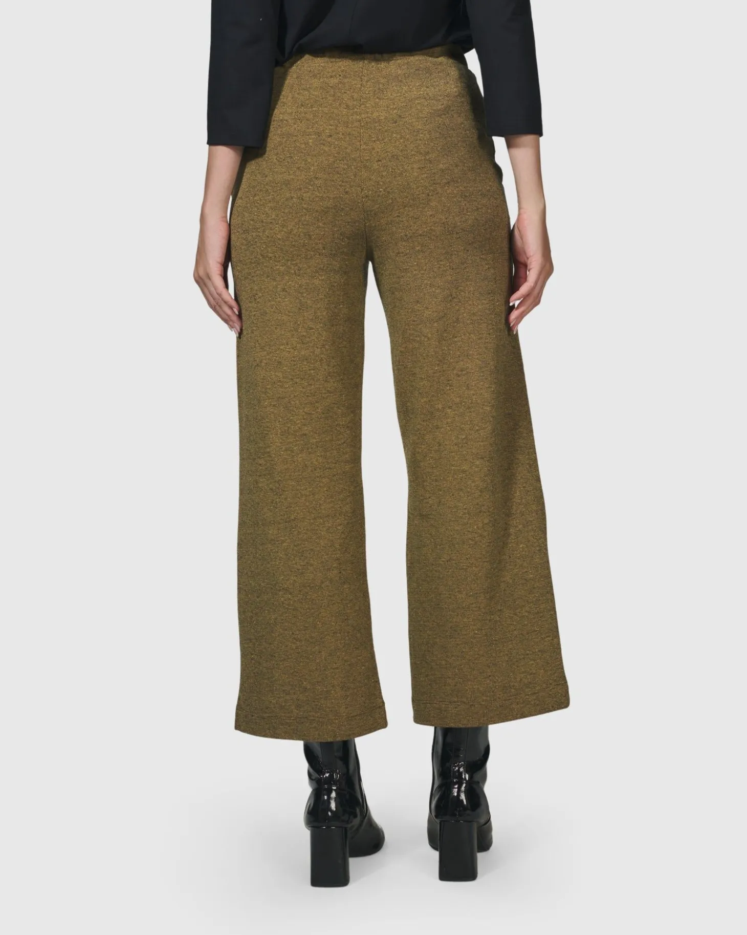 Women Alembika Essential Cropped Pants, Honey