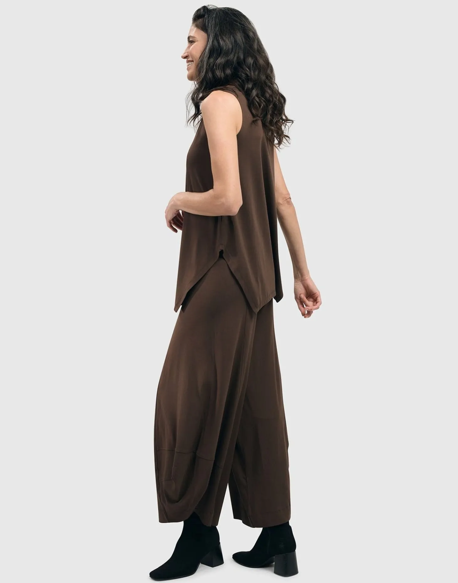 Women Alembika Essential Cutaway Tank Top, Coffee