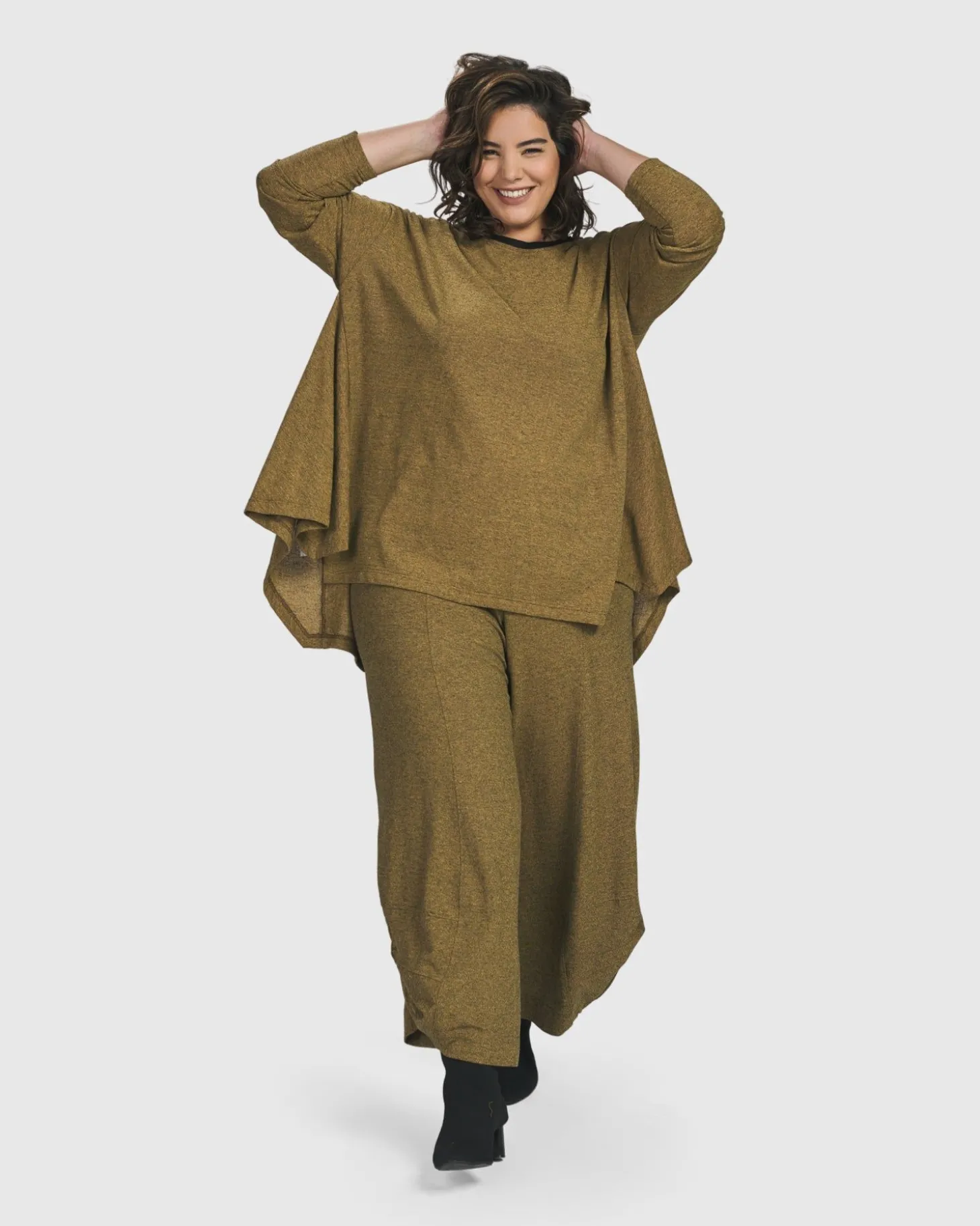 Women Alembika Essential Flared Top, Honey
