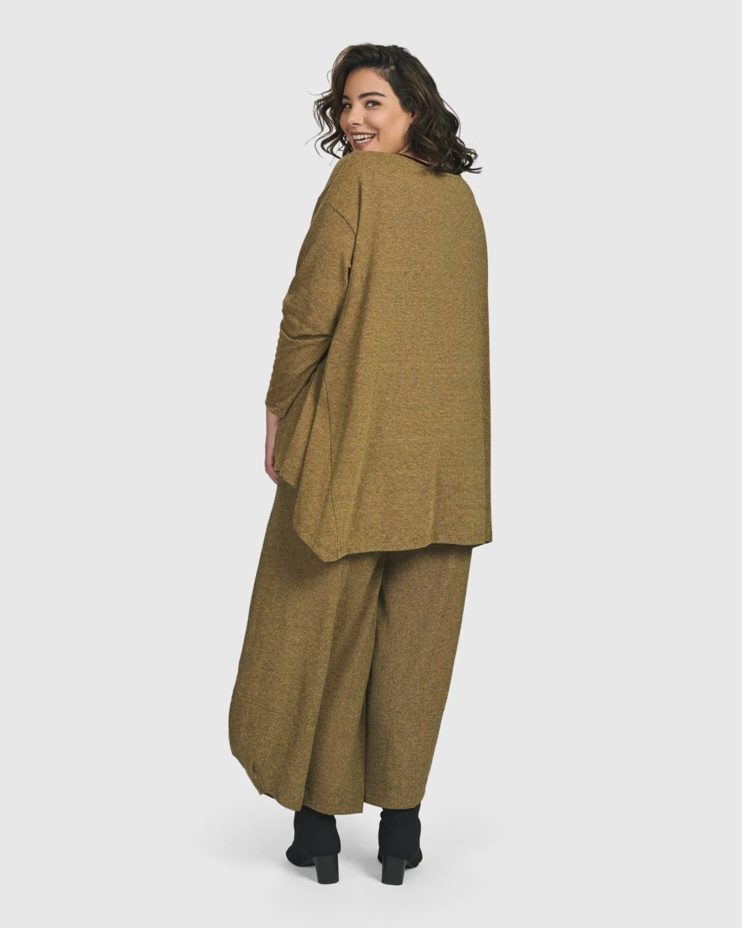 Women Alembika Essential Flared Top, Honey