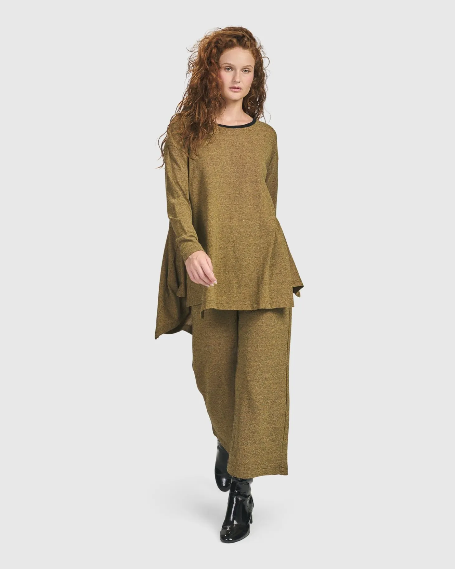 Women Alembika Essential Flared Top, Honey