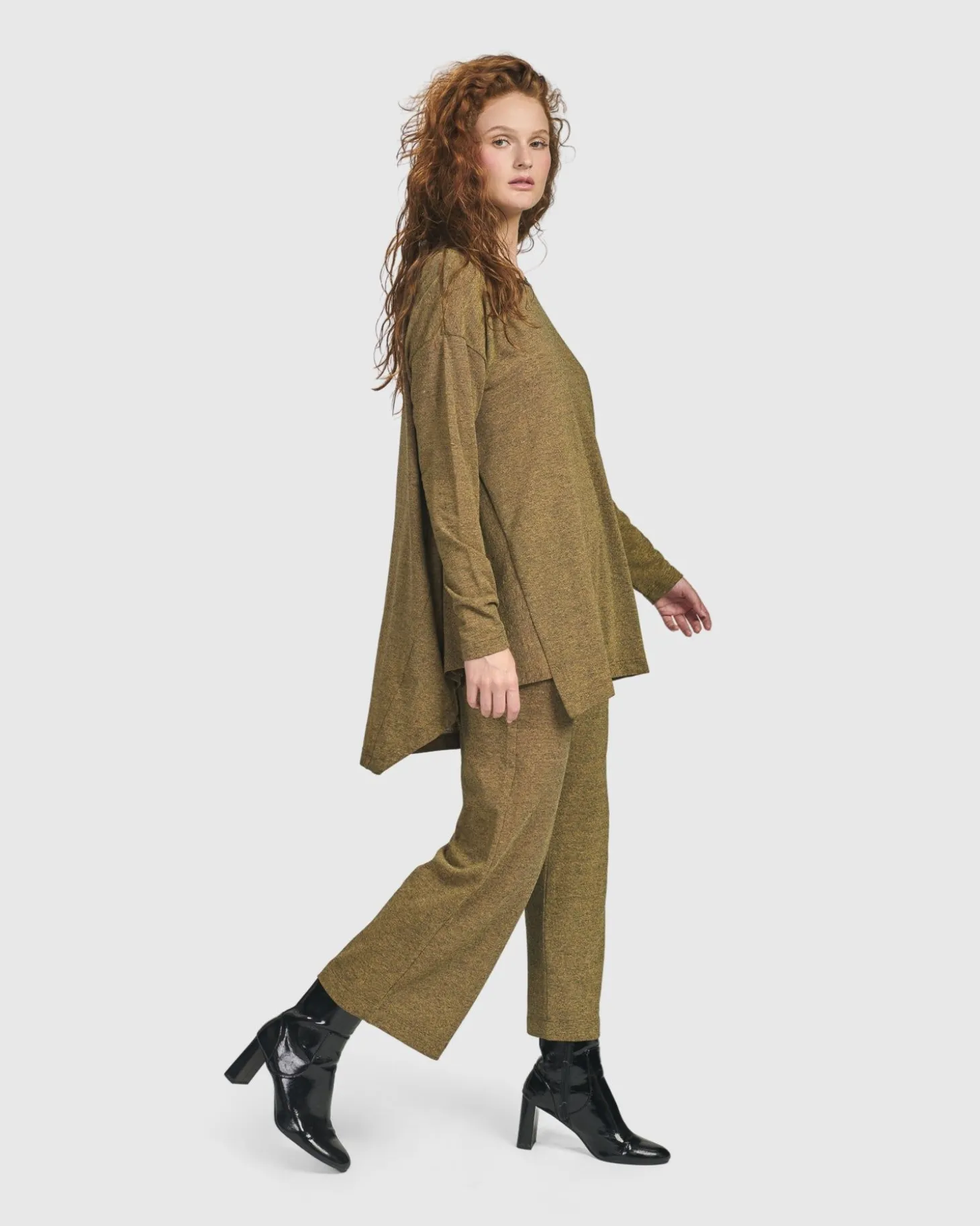 Women Alembika Essential Flared Top, Honey