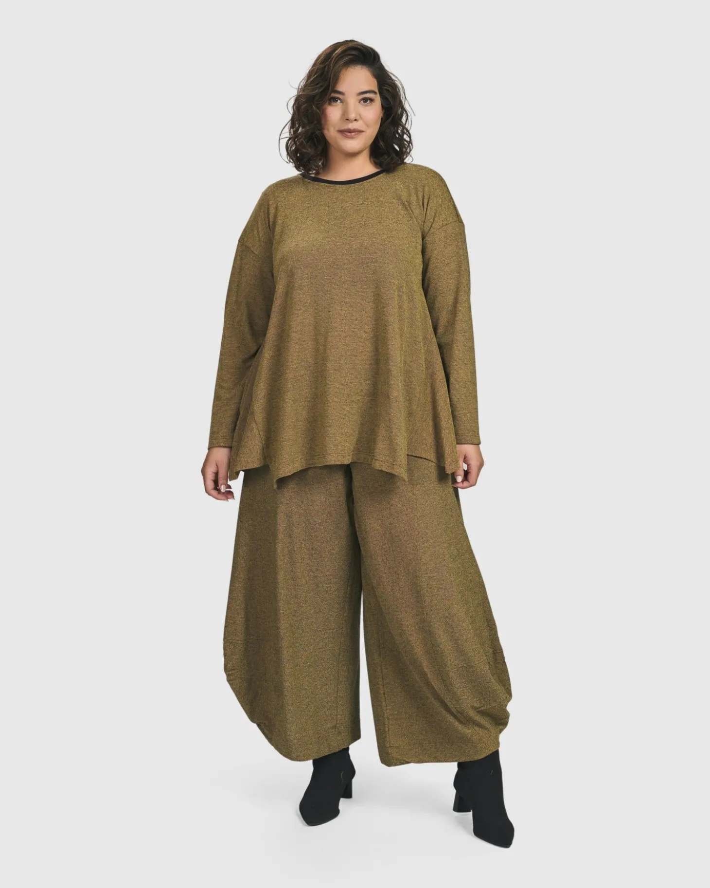 Women Alembika Essential Flared Top, Honey