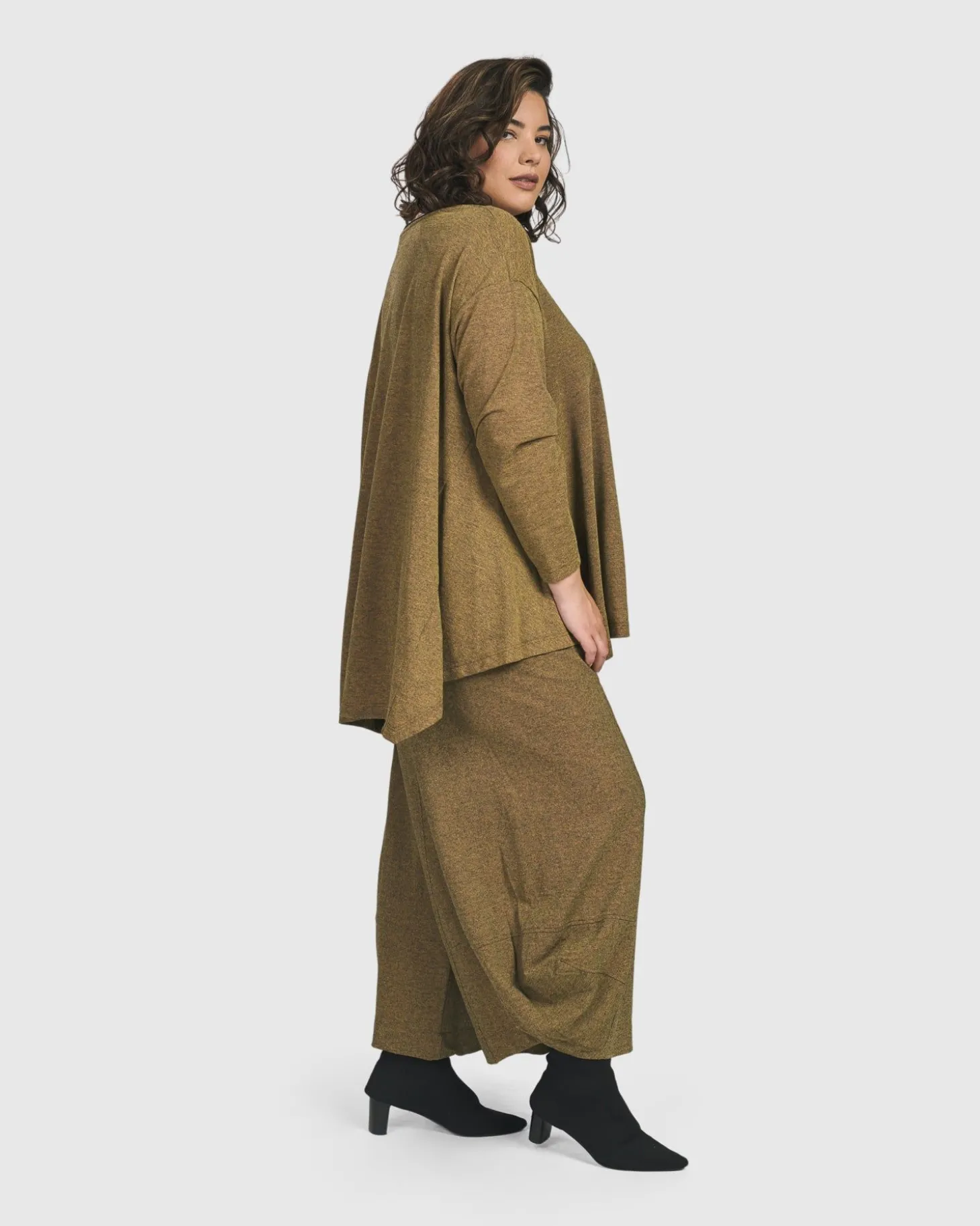 Women Alembika Essential Flared Top, Honey