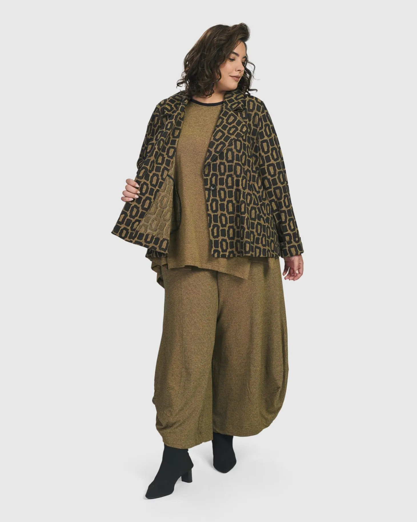 Women Alembika Essential Flared Top, Honey