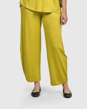 Women Alembika Essential Flow Pants, Lime