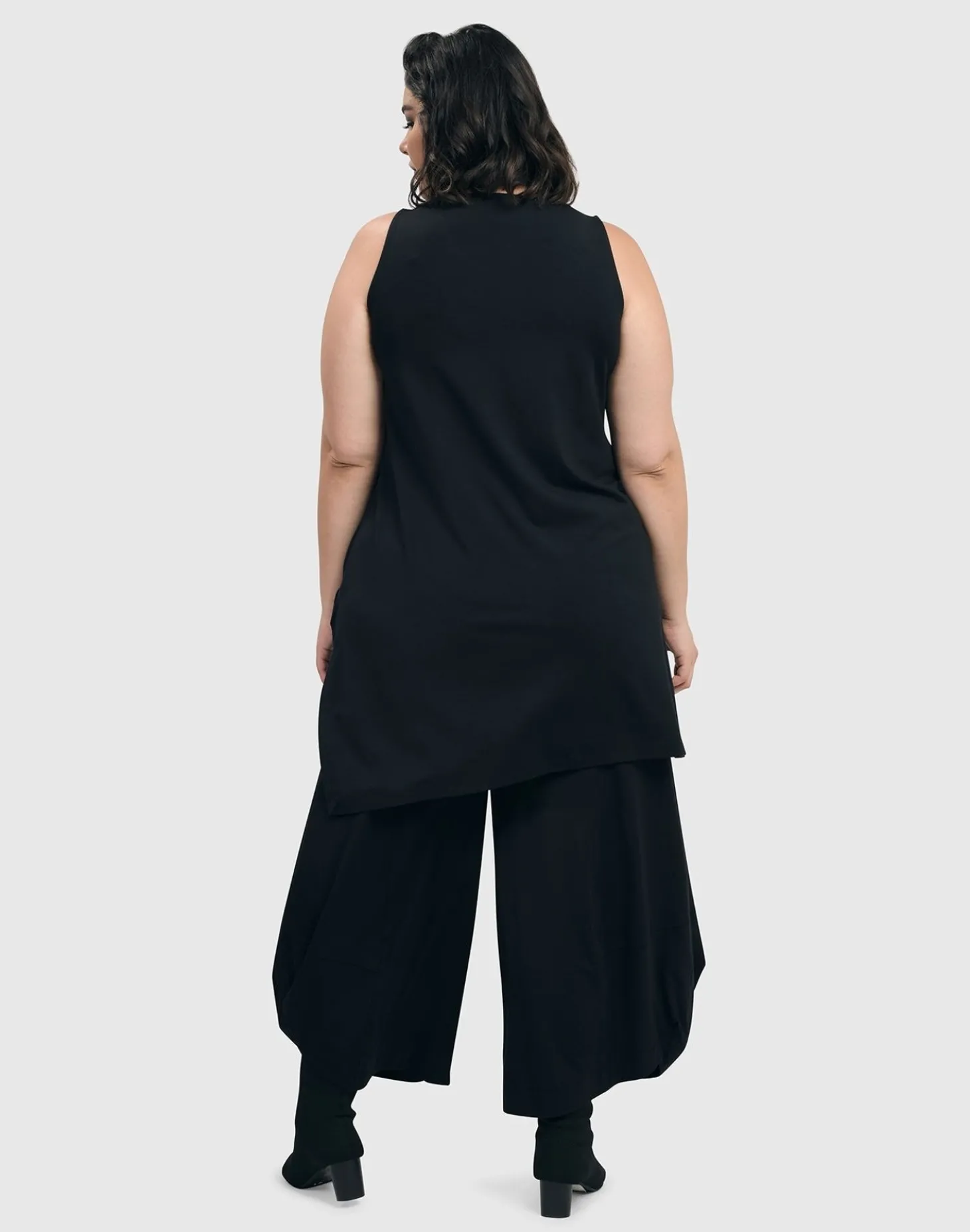 Women Alembika Essential Sleeveless Tunic Top, Black