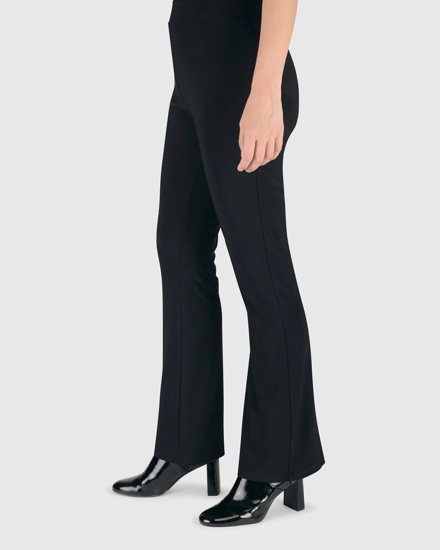 Women Alembika Essential Tekbika Bootcut Leggings, Black