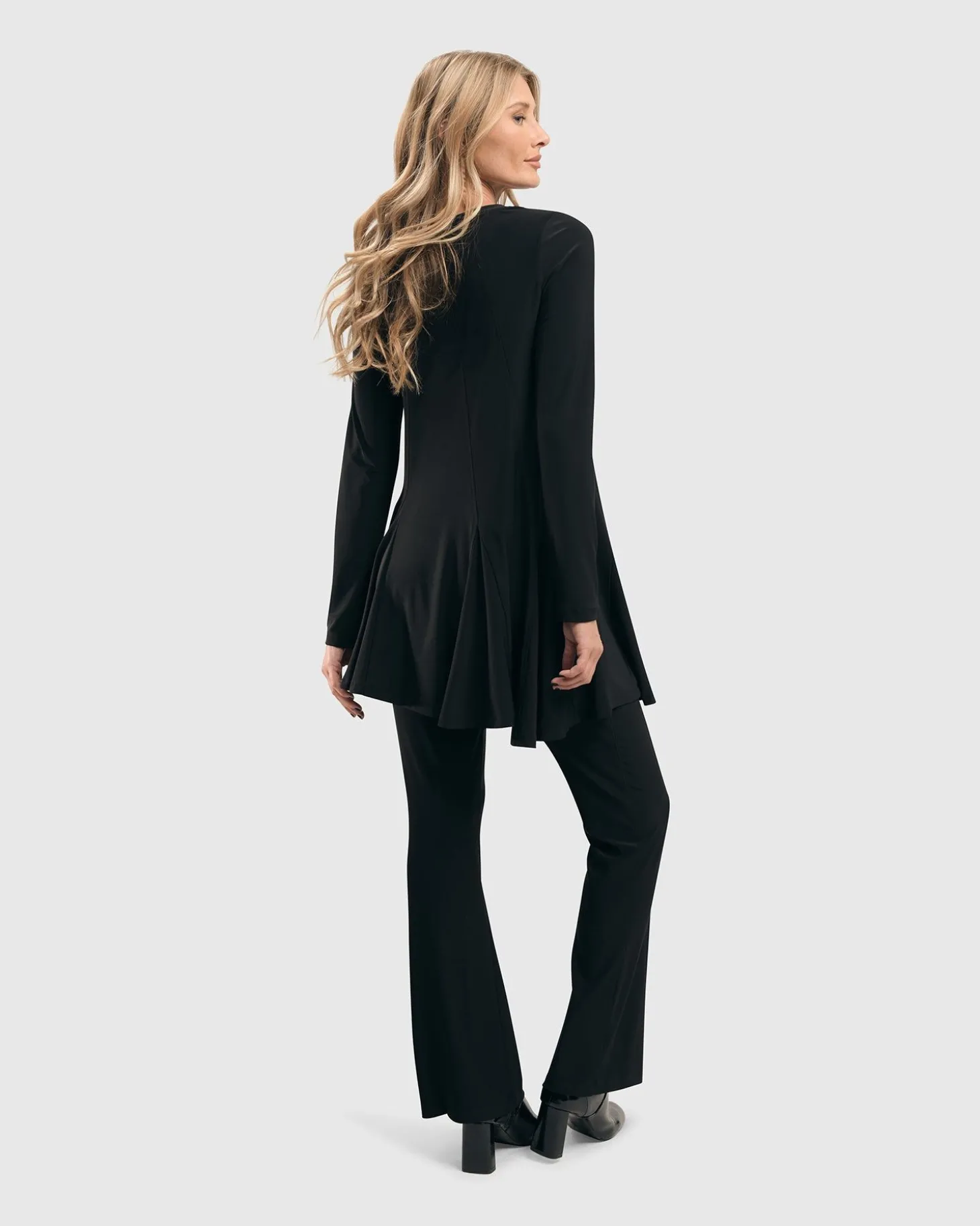 Women Alembika Essential Tekbika Bootcut Leggings, Black