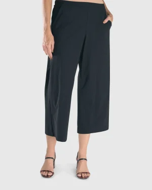 Women Alembika Essential Tekbika Cute Crop Pants, Black