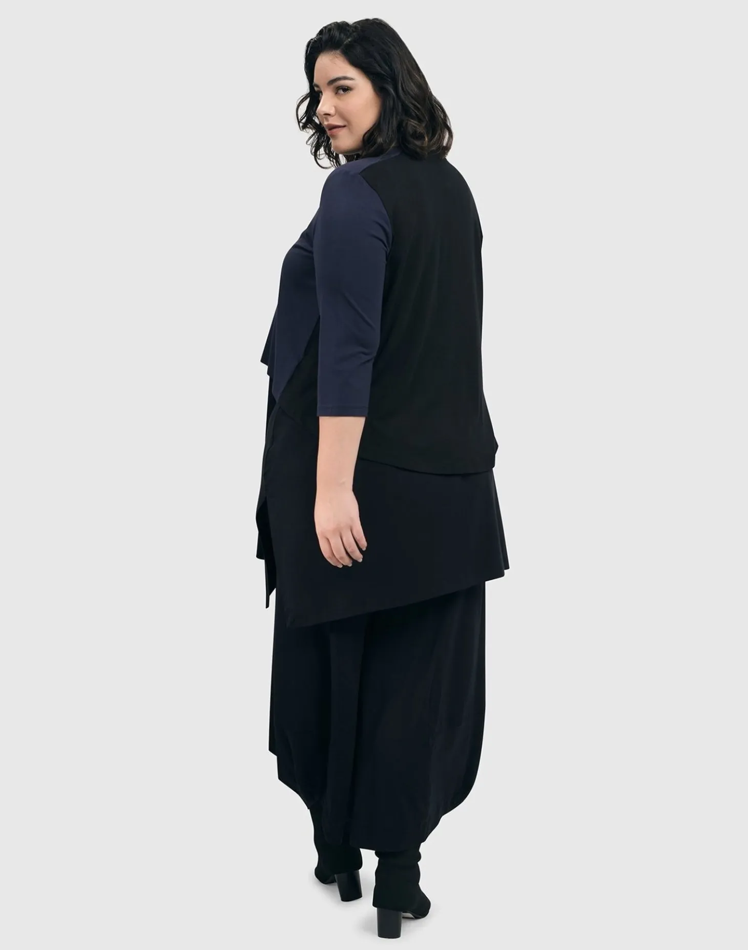 Women Alembika Essential 2-Tone Crop Cardigan, Navy