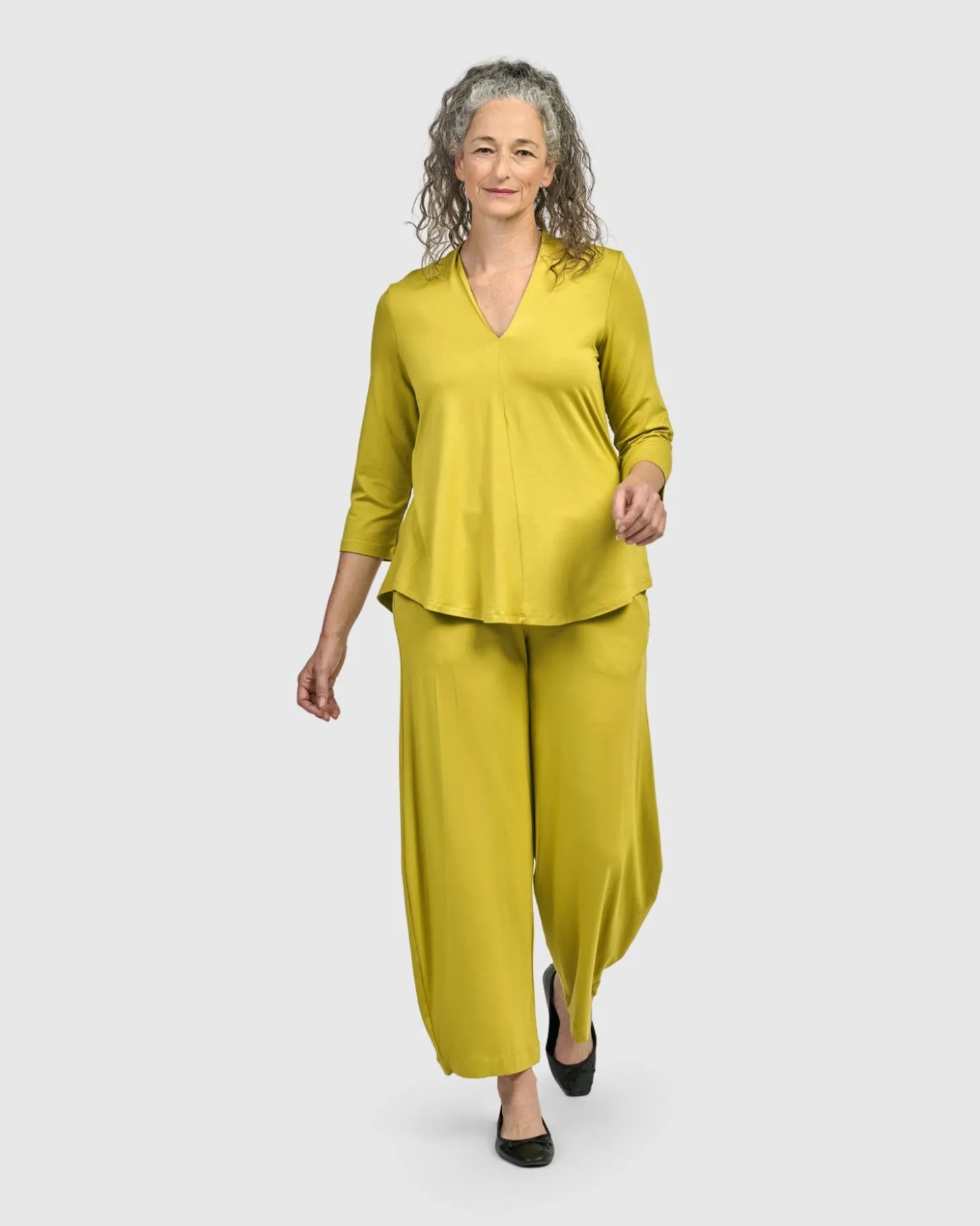 Women Alembika Essential V-Neck Top, Lime