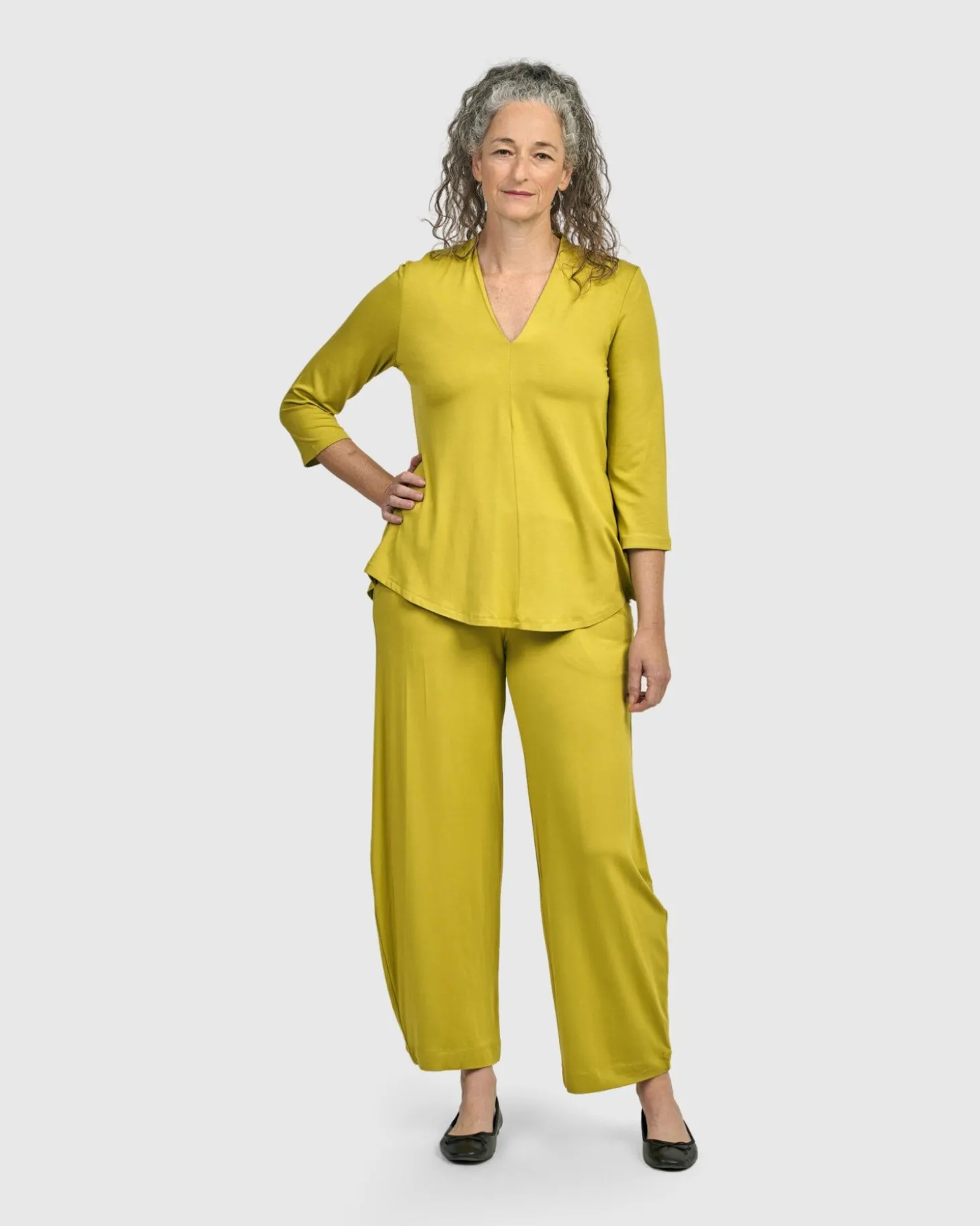Women Alembika Essential V-Neck Top, Lime