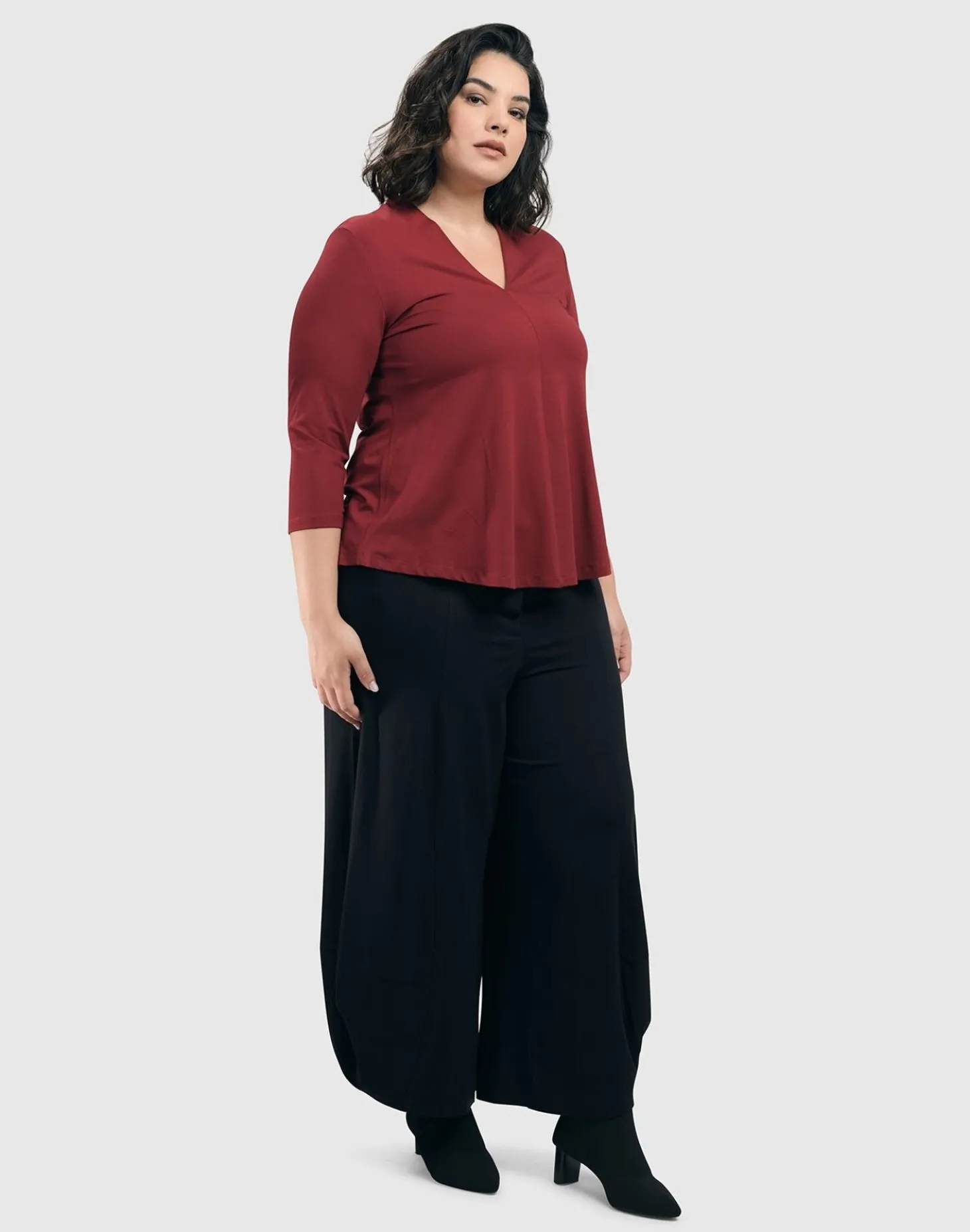 Women Alembika Essential V-Neck Top, Plum