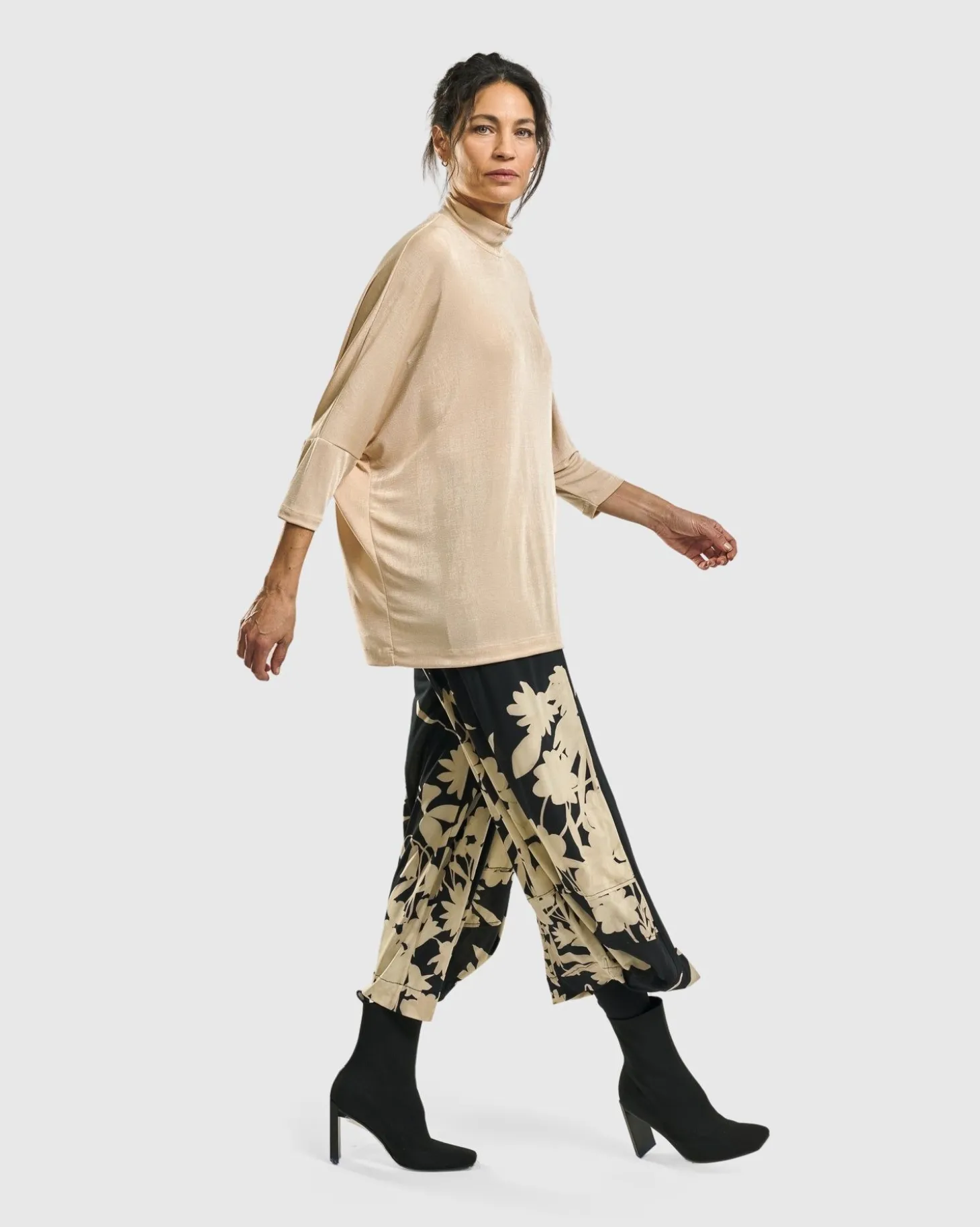 Women Alembika Fawn Mockneck Top, Nude