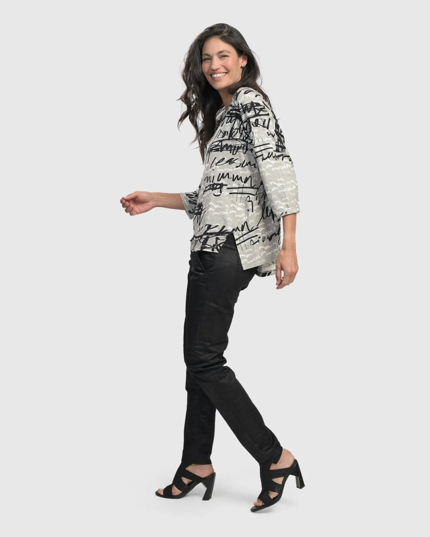 Women Alembika Flirty Cutaway Boxy Top, Script