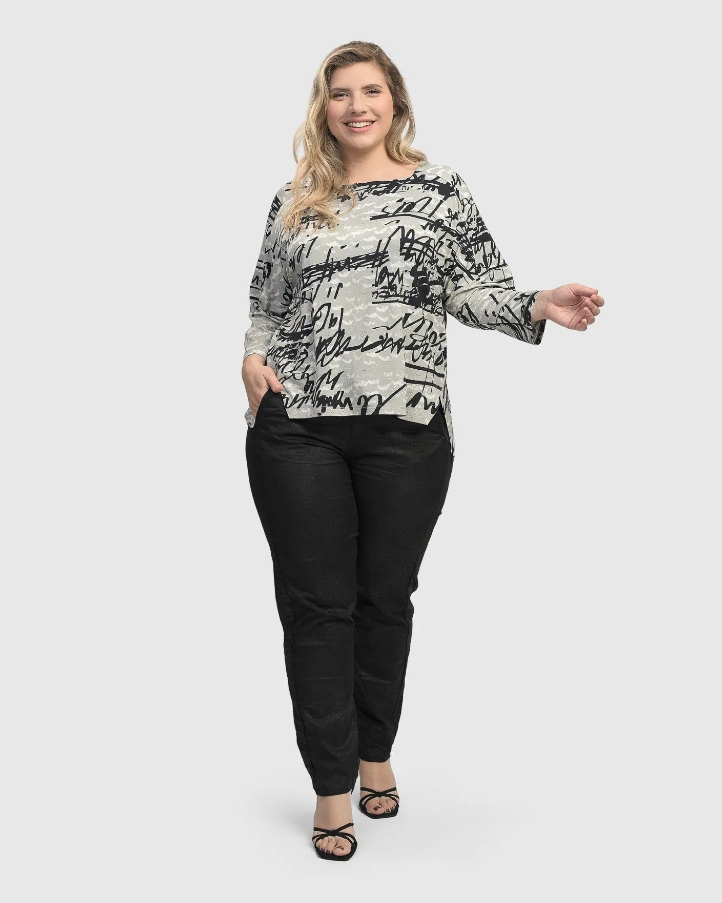 Women Alembika Flirty Cutaway Boxy Top, Script