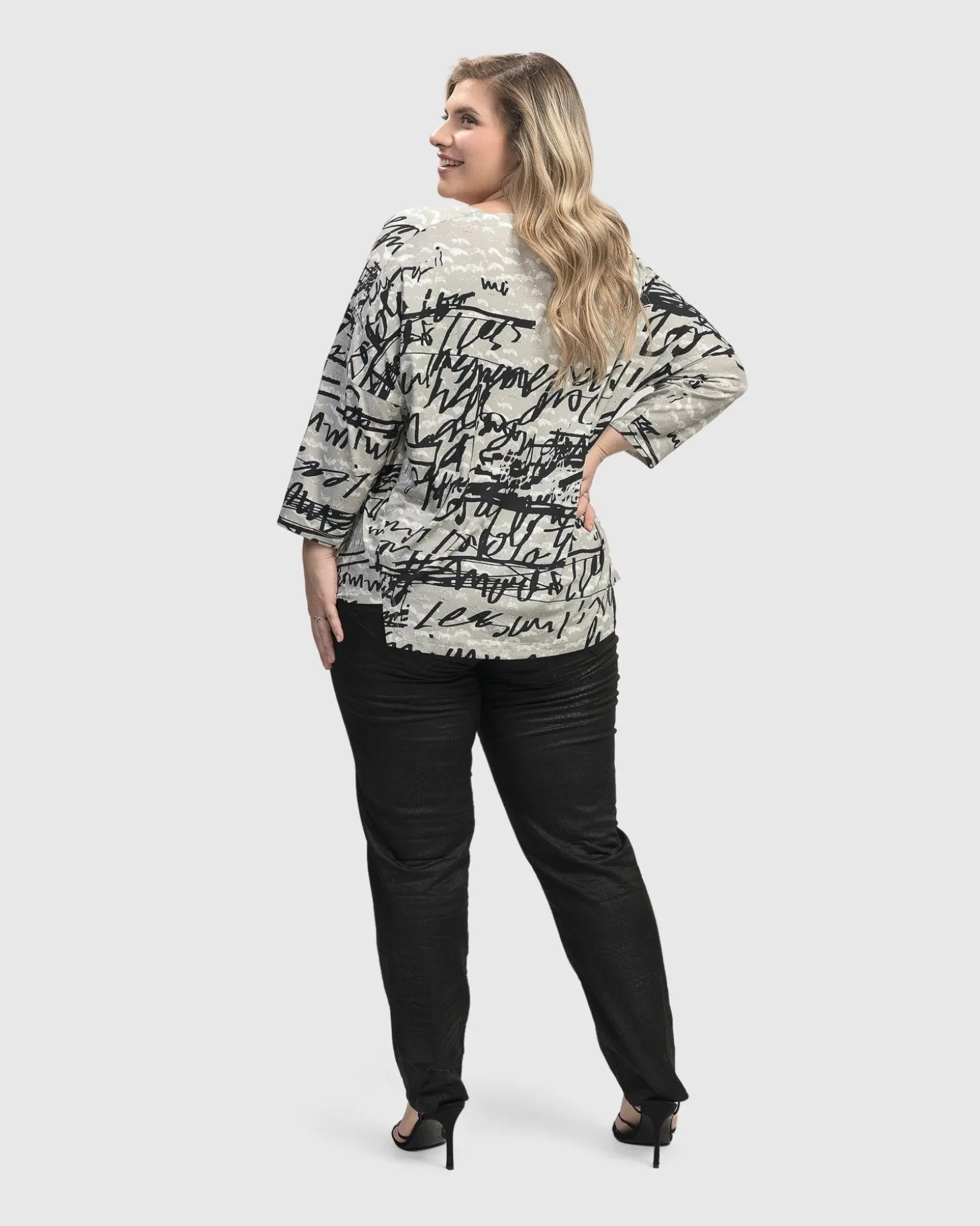Women Alembika Flirty Cutaway Boxy Top, Script
