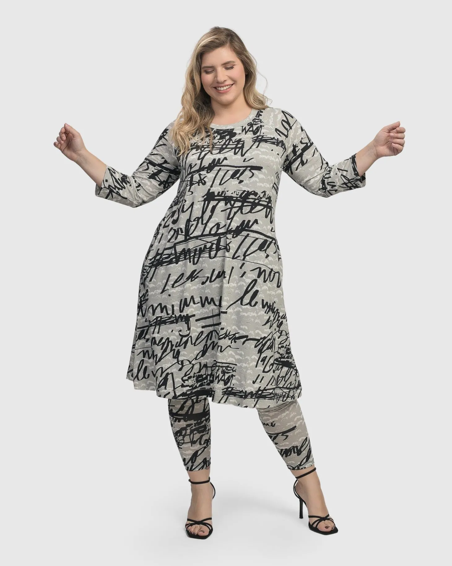 Women Alembika Flirty Leggings, Script