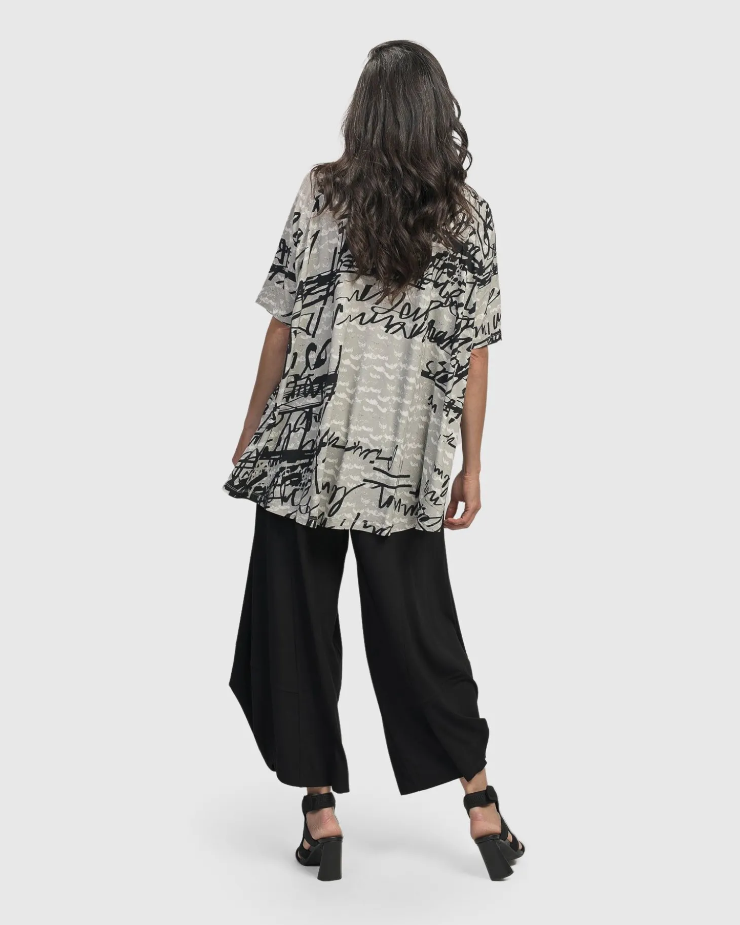 Women Alembika Flirty Swing T-Shirt, Script