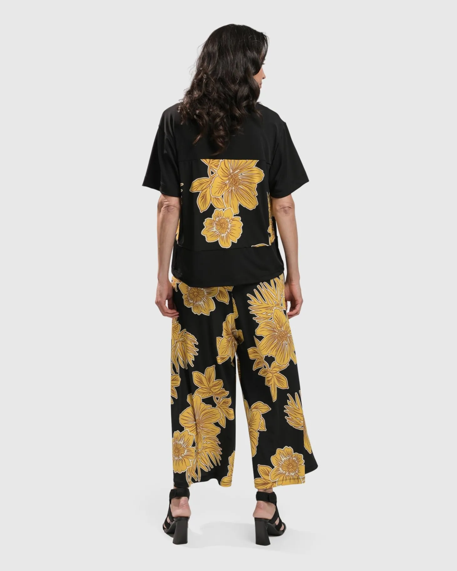 Women Alembika Flower Girl Boxy Top, Gold