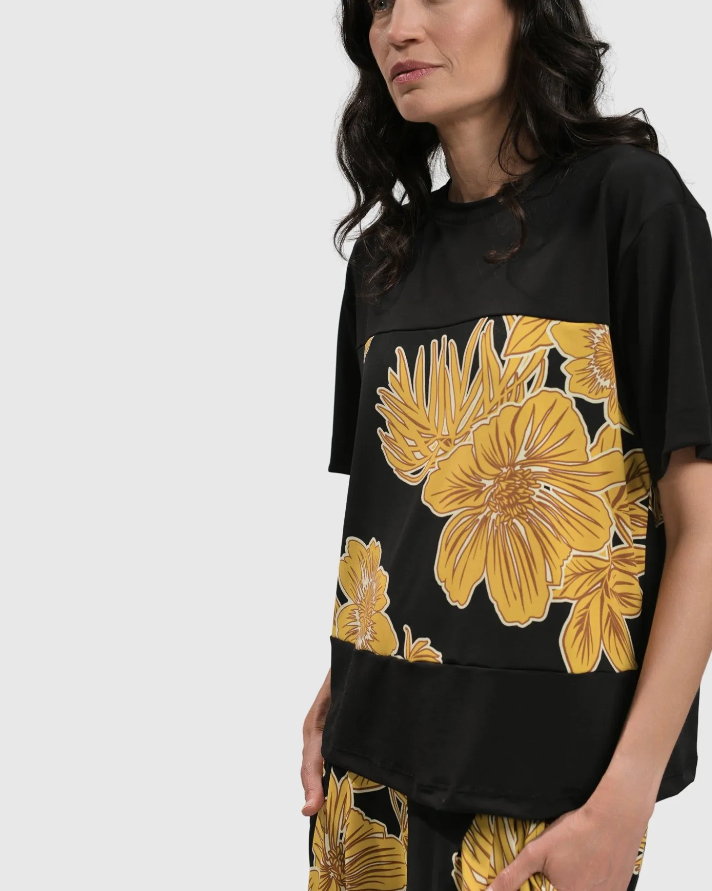 Women Alembika Flower Girl Boxy Top, Gold