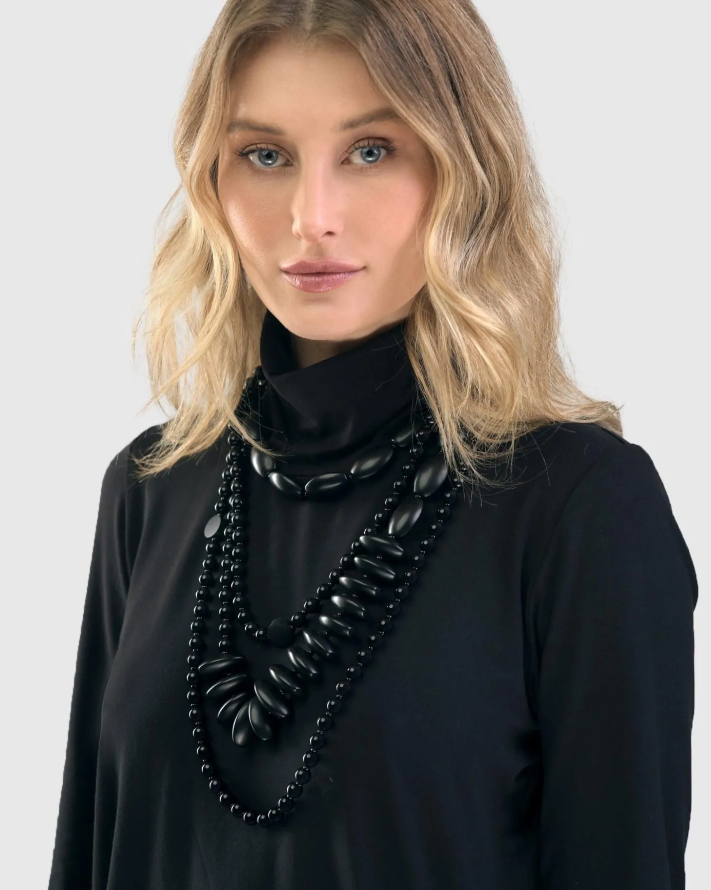 Women Alembika Fuji Bead Necklace, Black