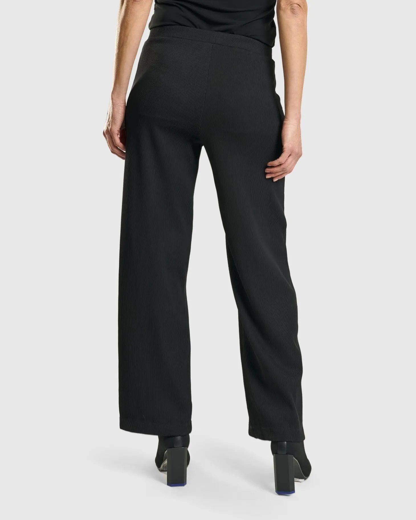 Women Alembika Galleria Trousers, Black