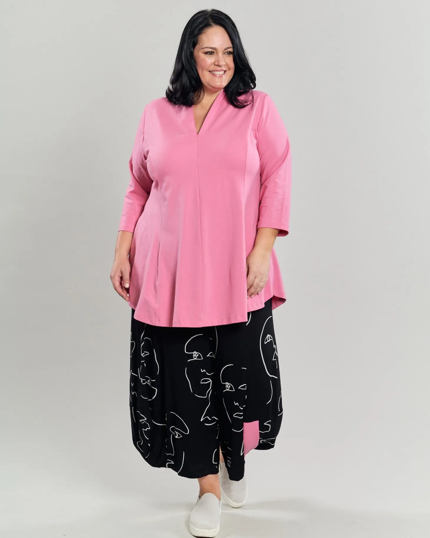 Women Alembika Gloria V-Neck Tunic Top, Bazooka