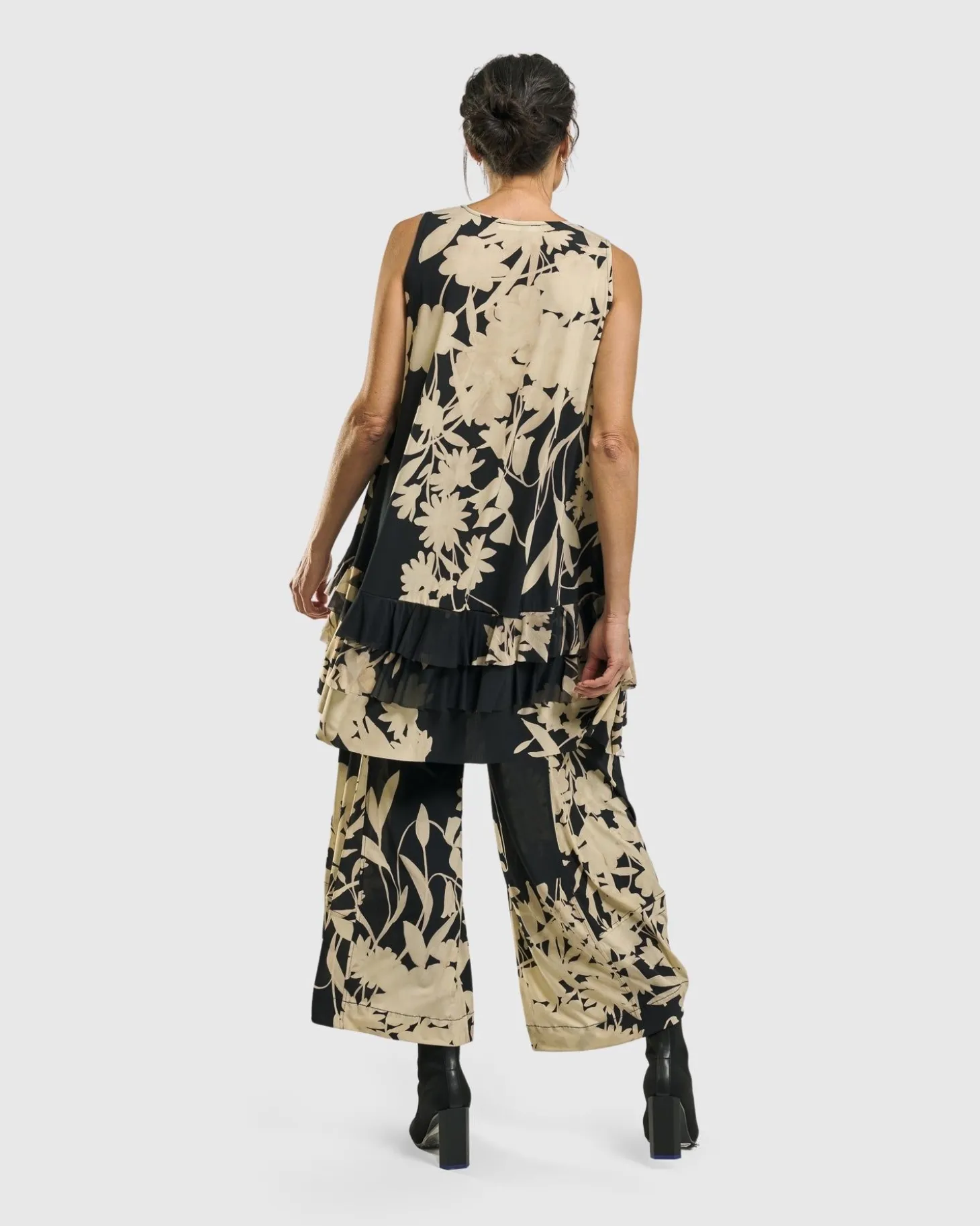 Women Alembika Goldfinch Sleeveless Top, Floral