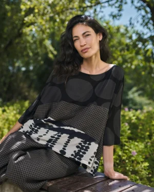 Women Alembika Izma Boxy Tee, Savanna