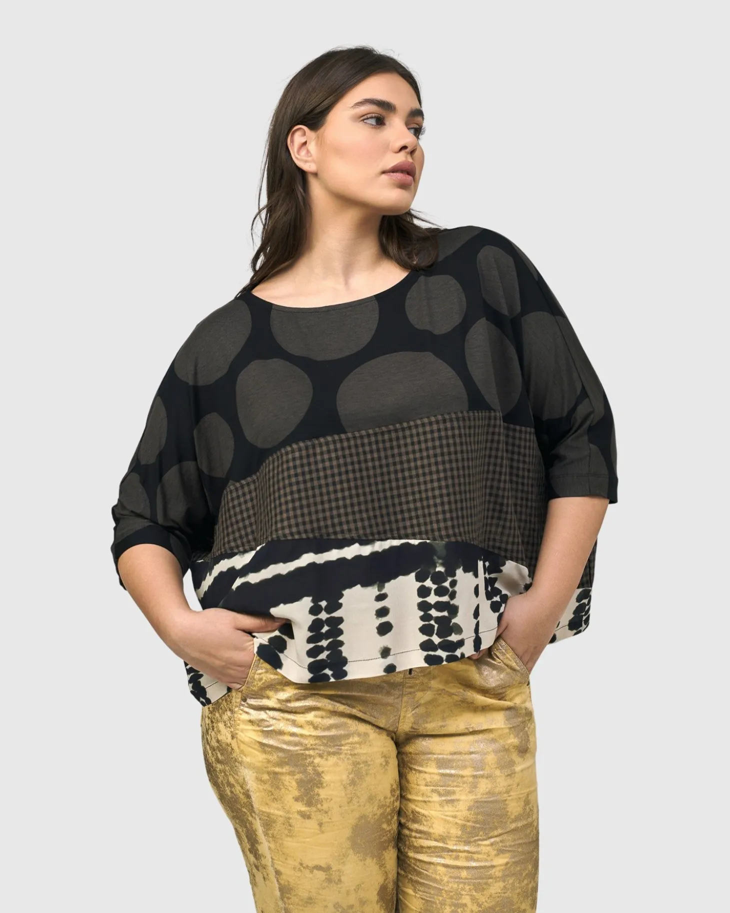 Women Alembika Izma Boxy Tee, Savanna