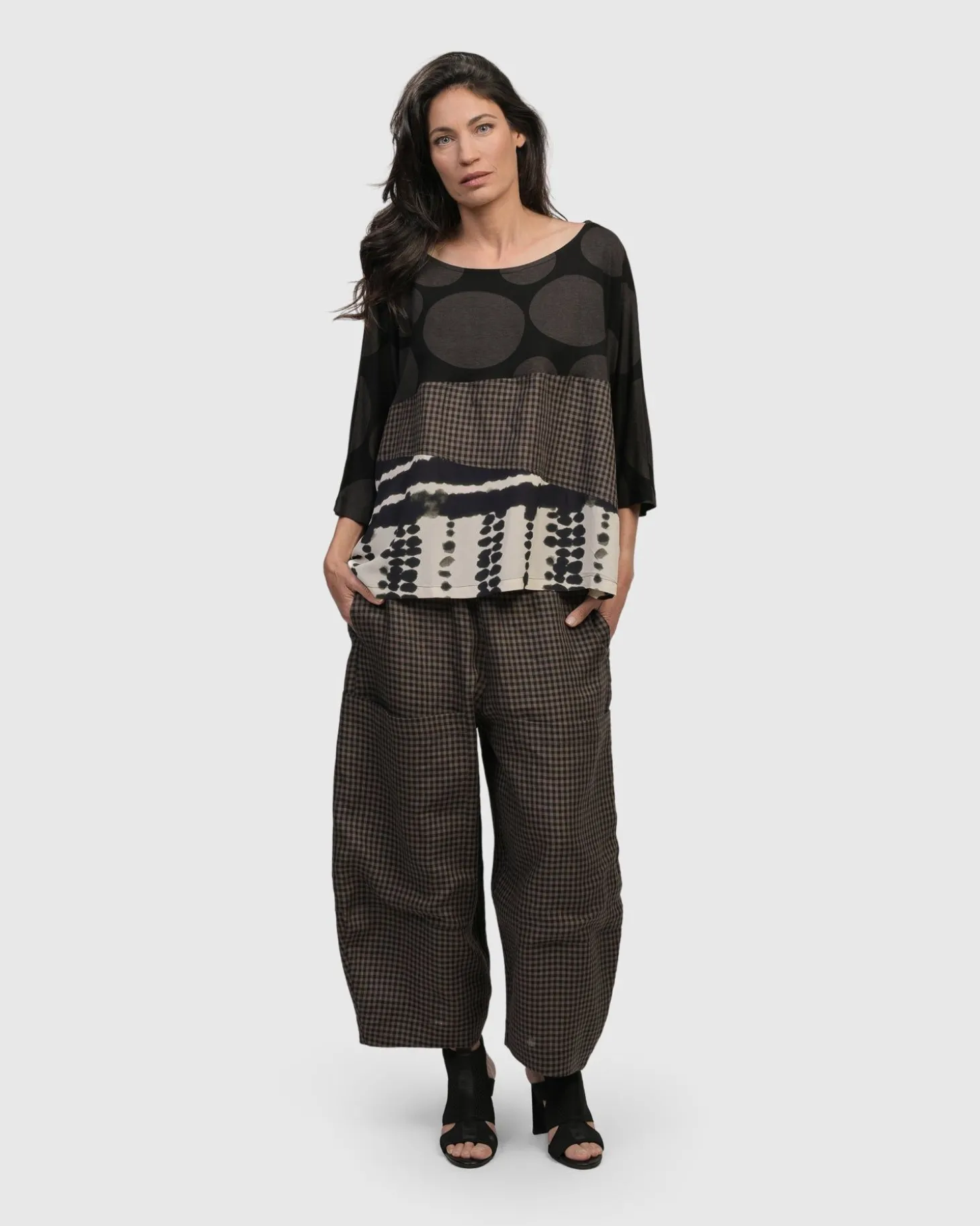 Women Alembika Izma Boxy Tee, Savanna