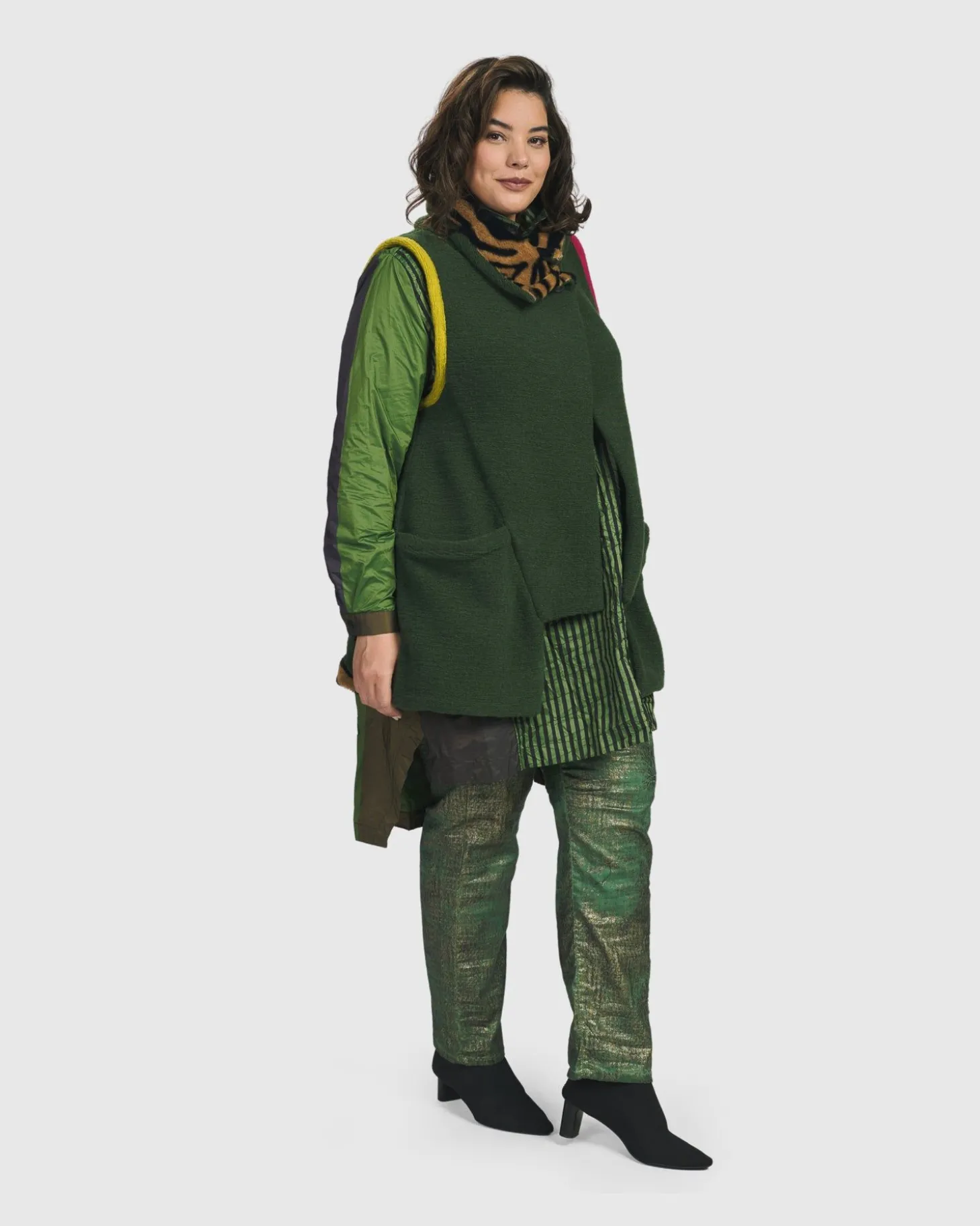 Women Alembika Life's A Thrill Vest, Hunter