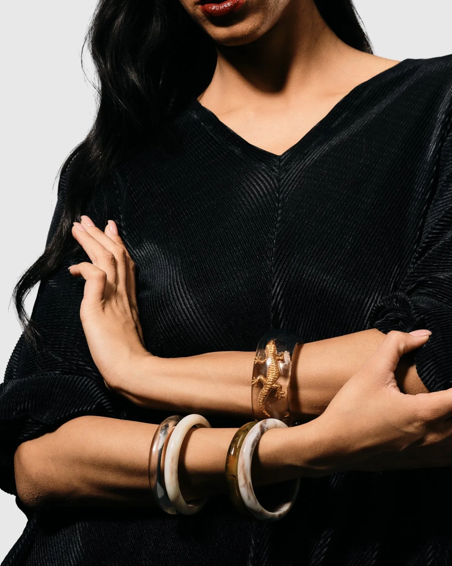 Women Alembika Lucky Bangle Bracelet, Gold