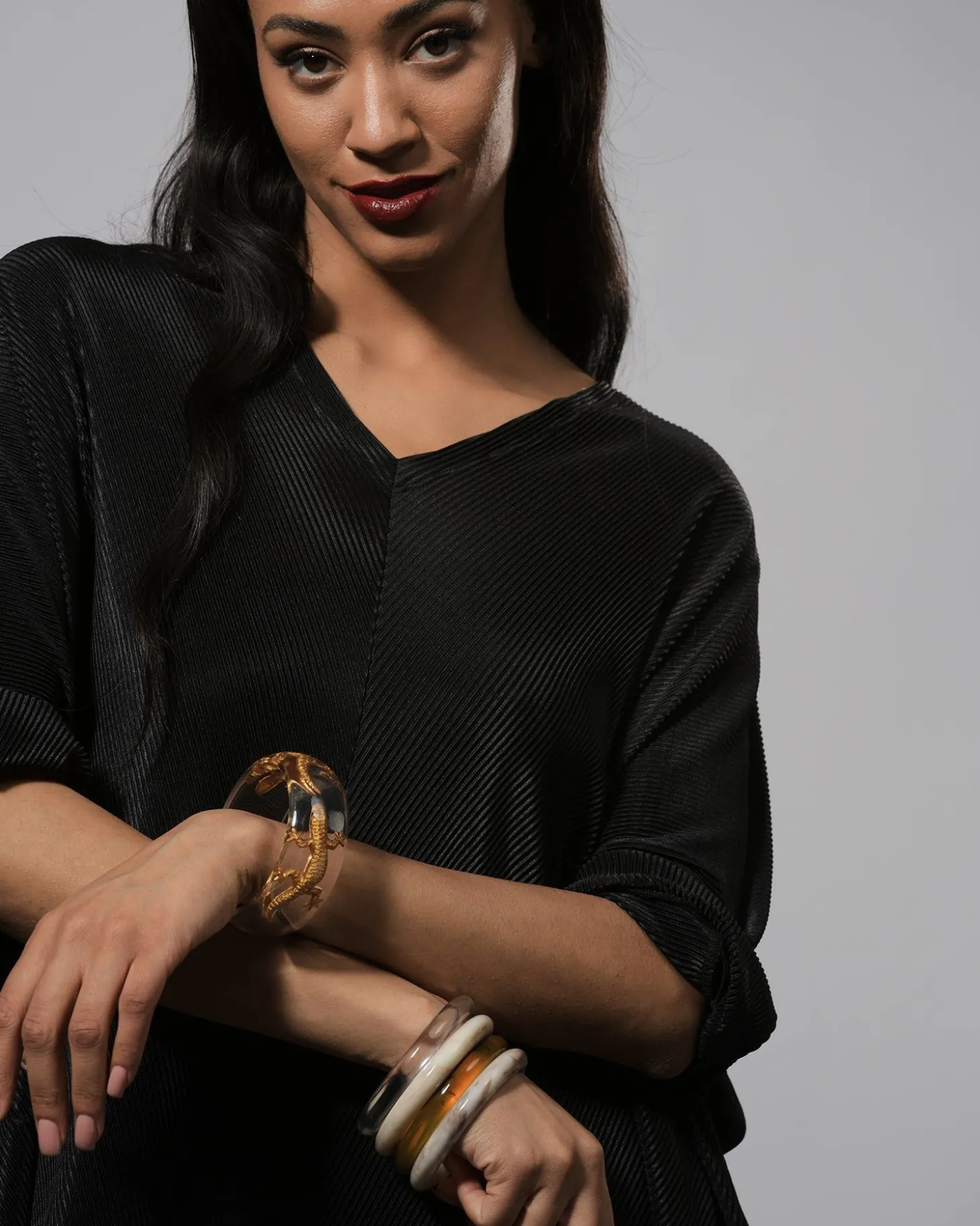 Women Alembika Lucky Bangle Bracelet, Gold